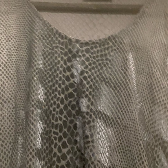 ASTR black fringe snake print Tank in size Small - Picture 4 of 4